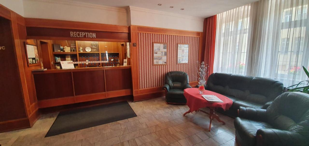 Hotel "Stadt Koethen" Экстерьер фото