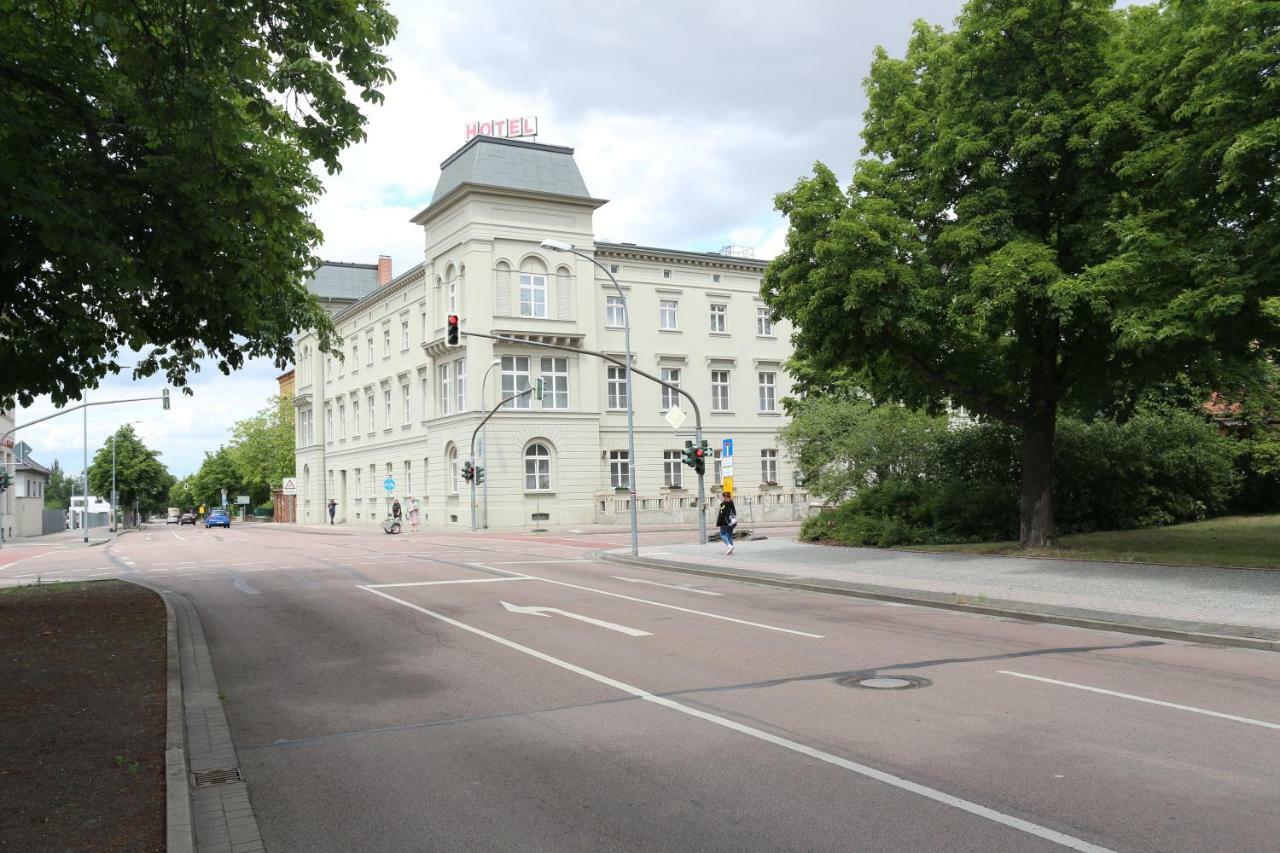 Hotel "Stadt Koethen" Экстерьер фото